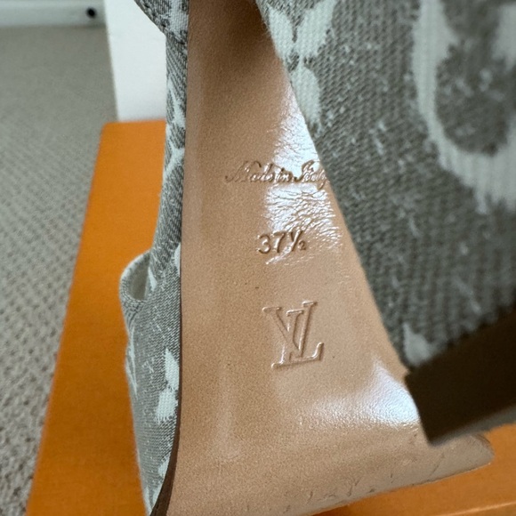 Louis Vuitton Logo Platform Sandals - taupe - Picture 7 of 8